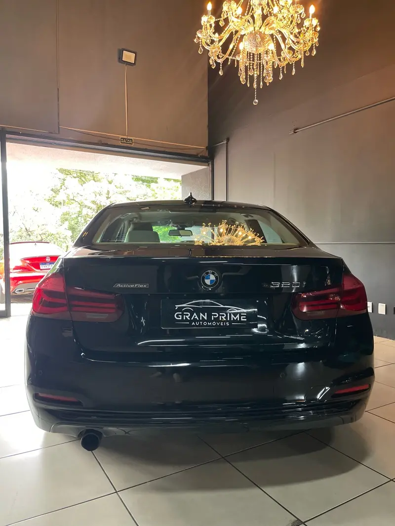 BMW 320I - Foto