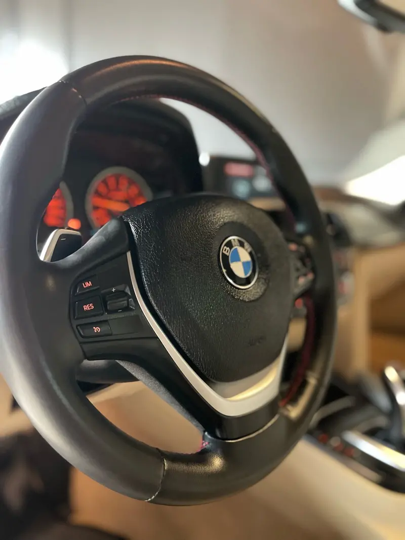 BMW 320I - Foto