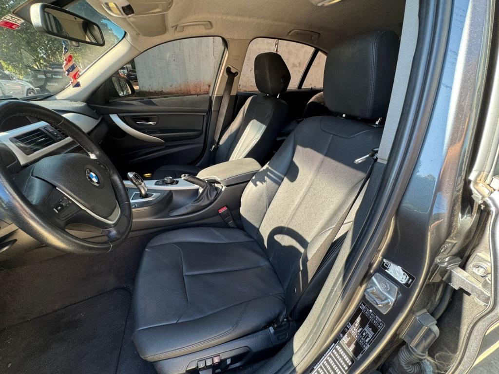 BMW 320I - Foto