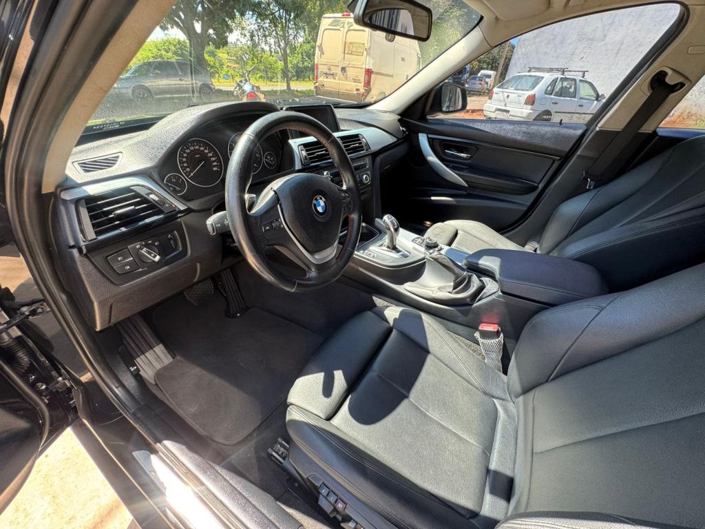 BMW 320I - Foto