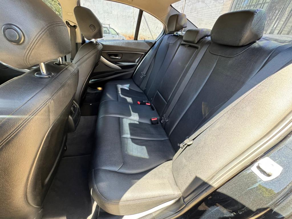 BMW 320I - Foto