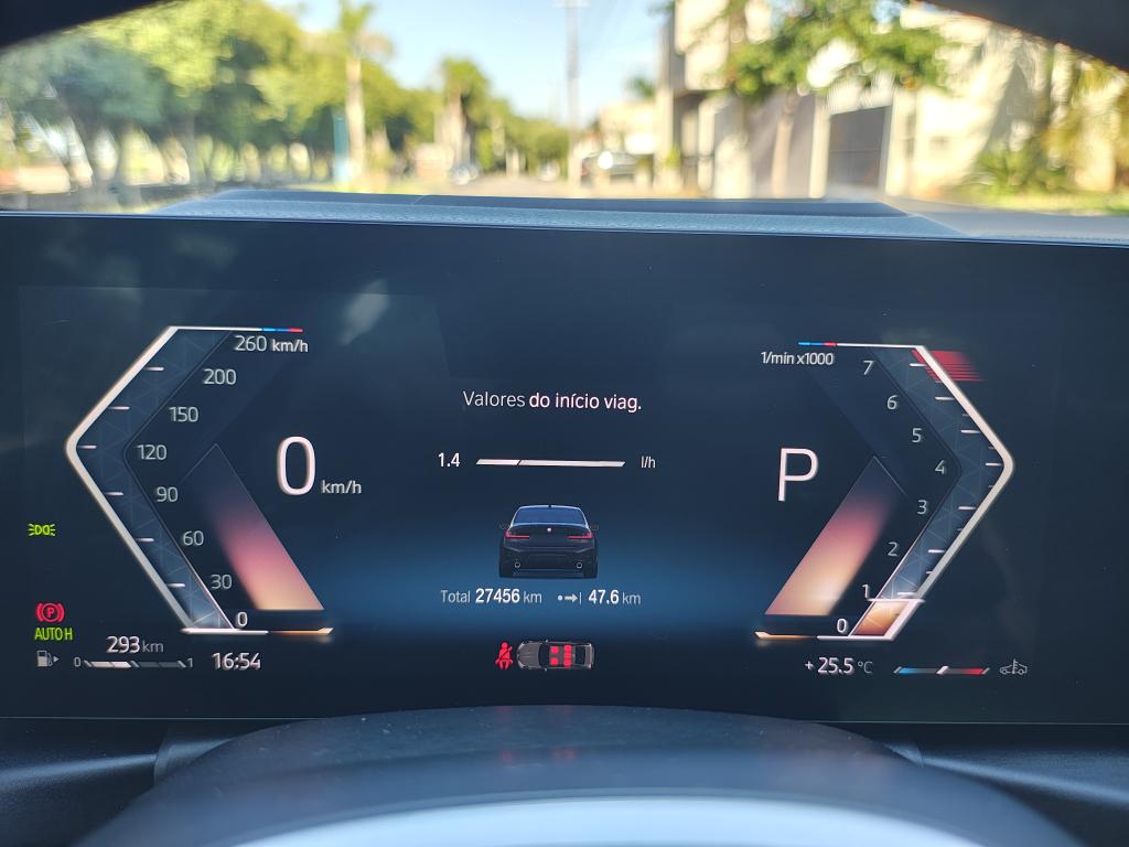 BMW 320I - Foto