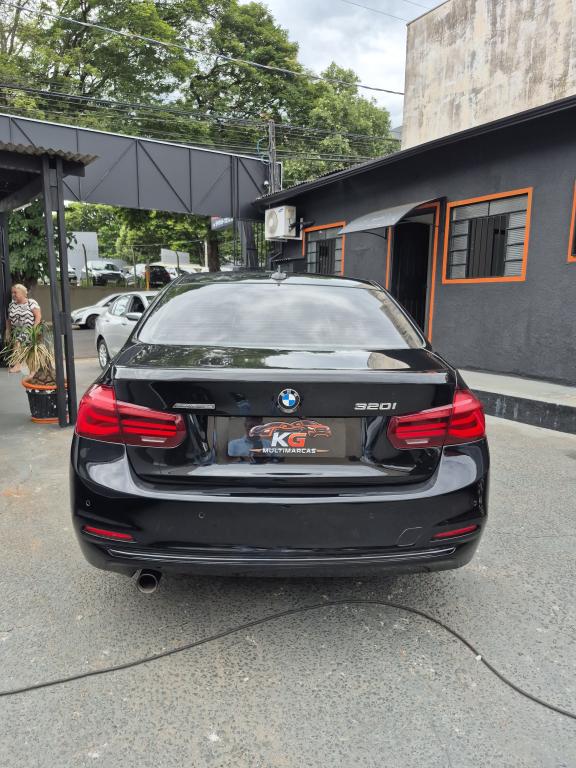 BMW 320I - Foto