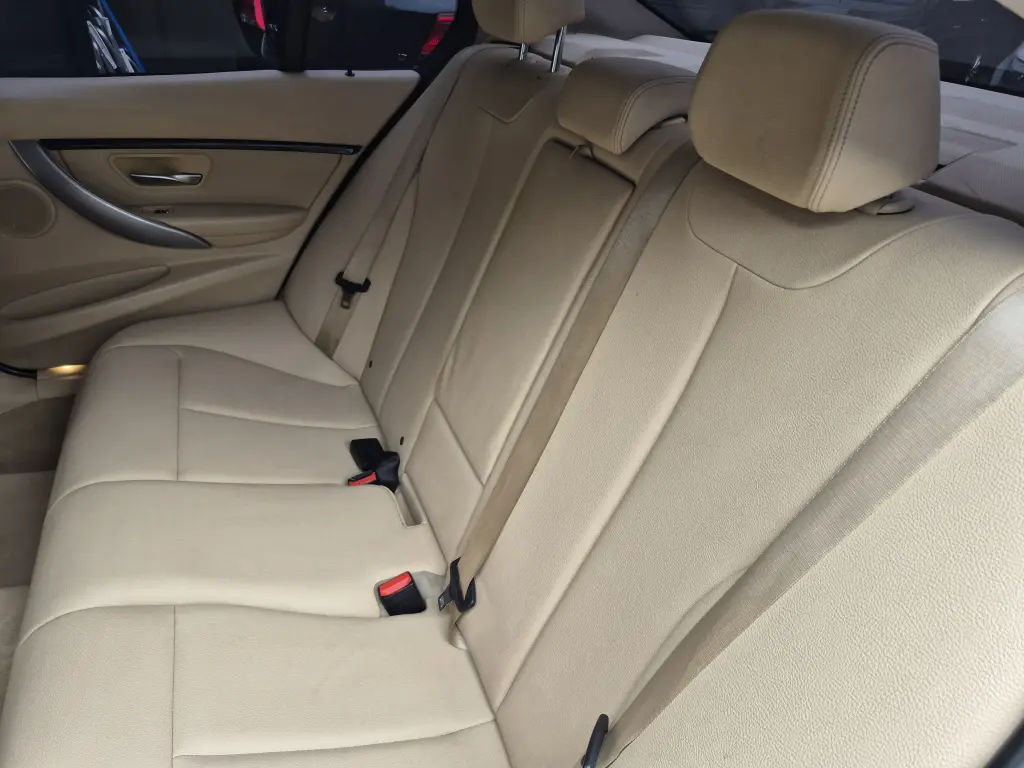 BMW 320I - Foto