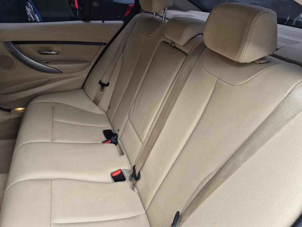 BMW 320I - Foto