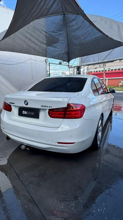 BMW 320I - Foto