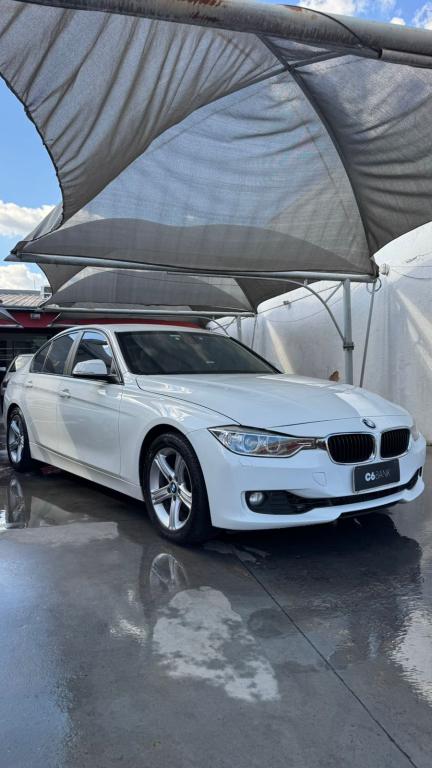 BMW 320I - Foto