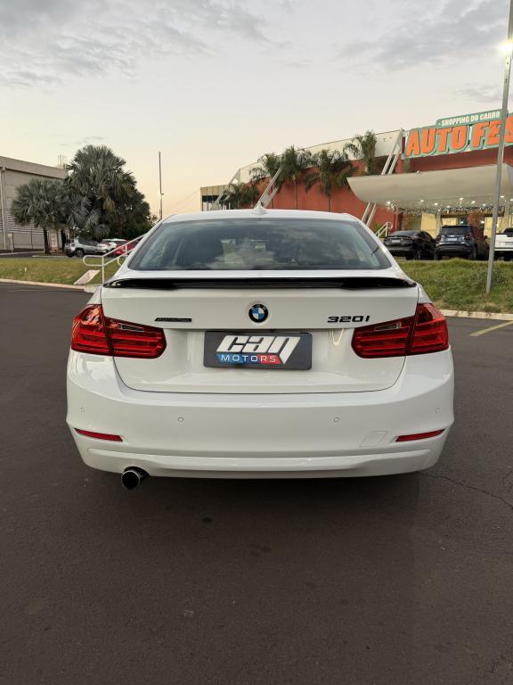BMW 320I - Foto