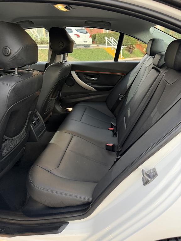 BMW 320I - Foto