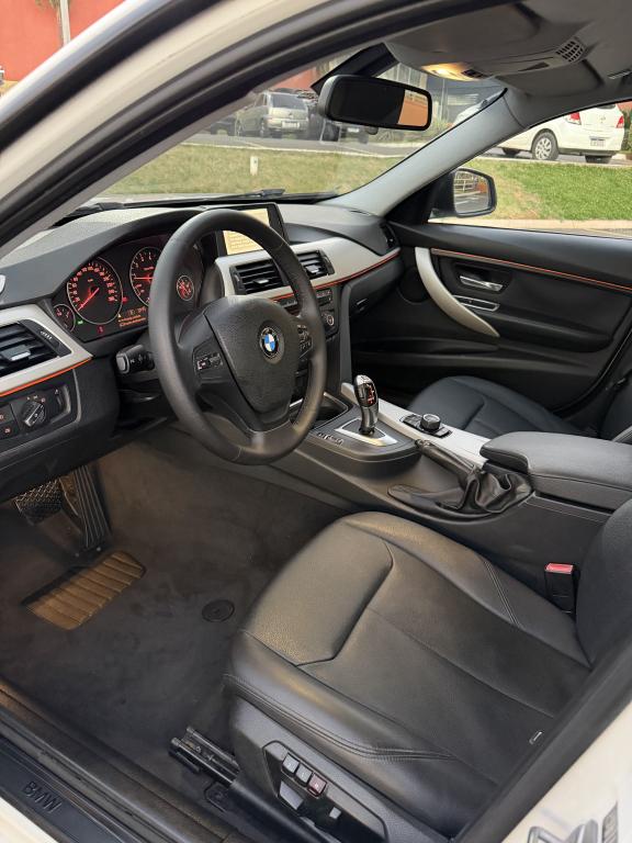 BMW 320I - Foto