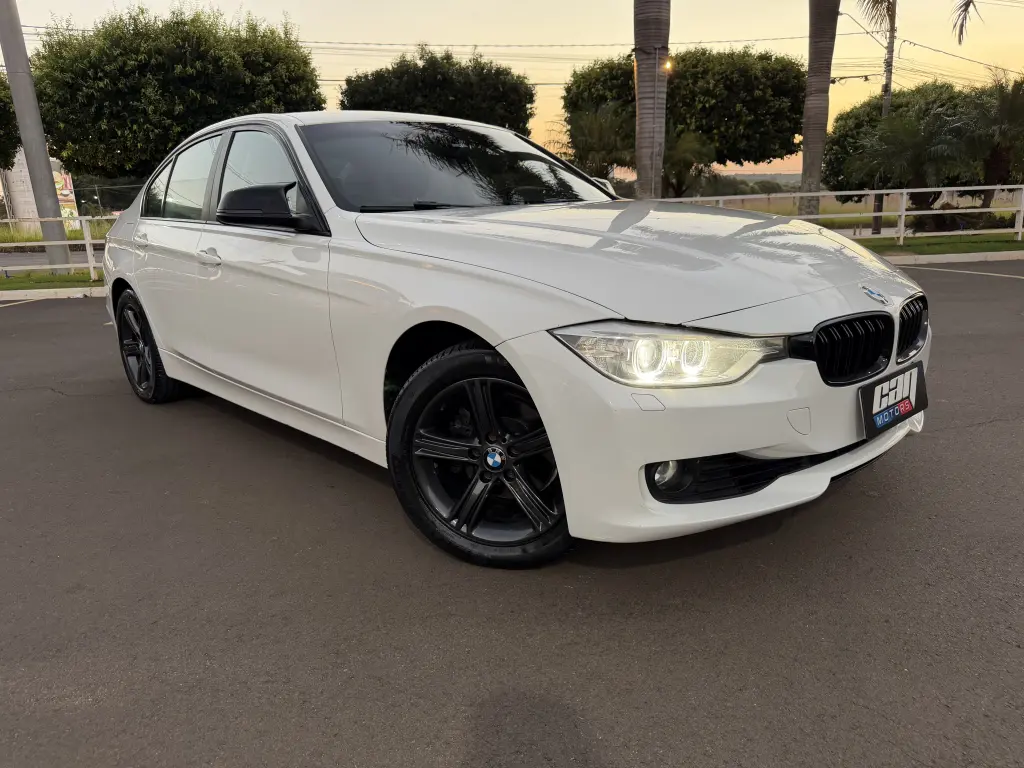 BMW 320I - Foto