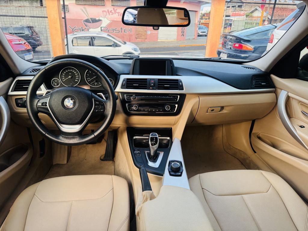 BMW 320I - Foto