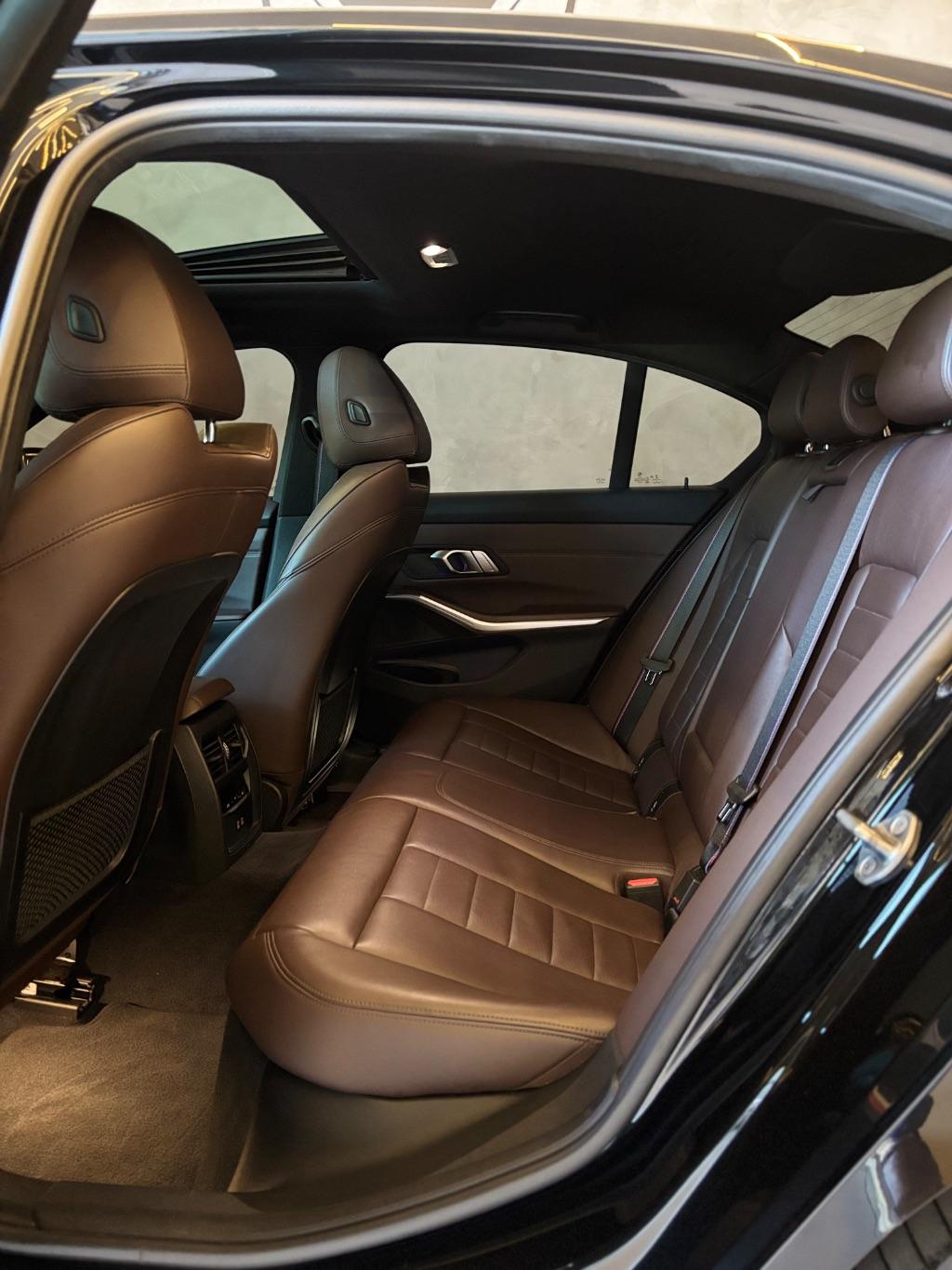 BMW 330E - Foto