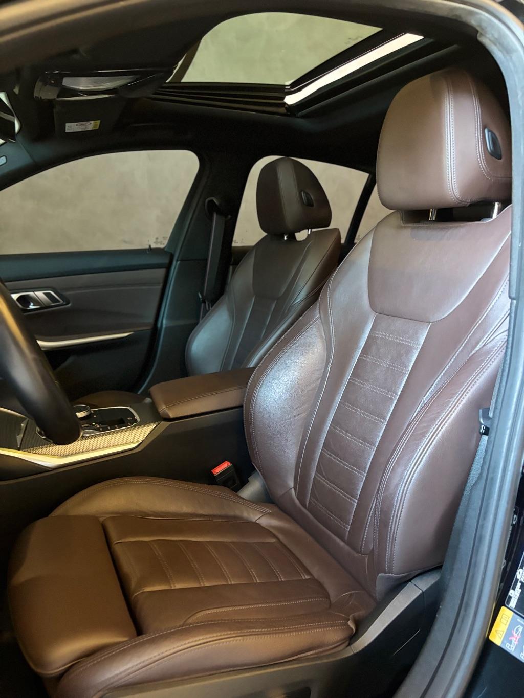 BMW 330E - Foto
