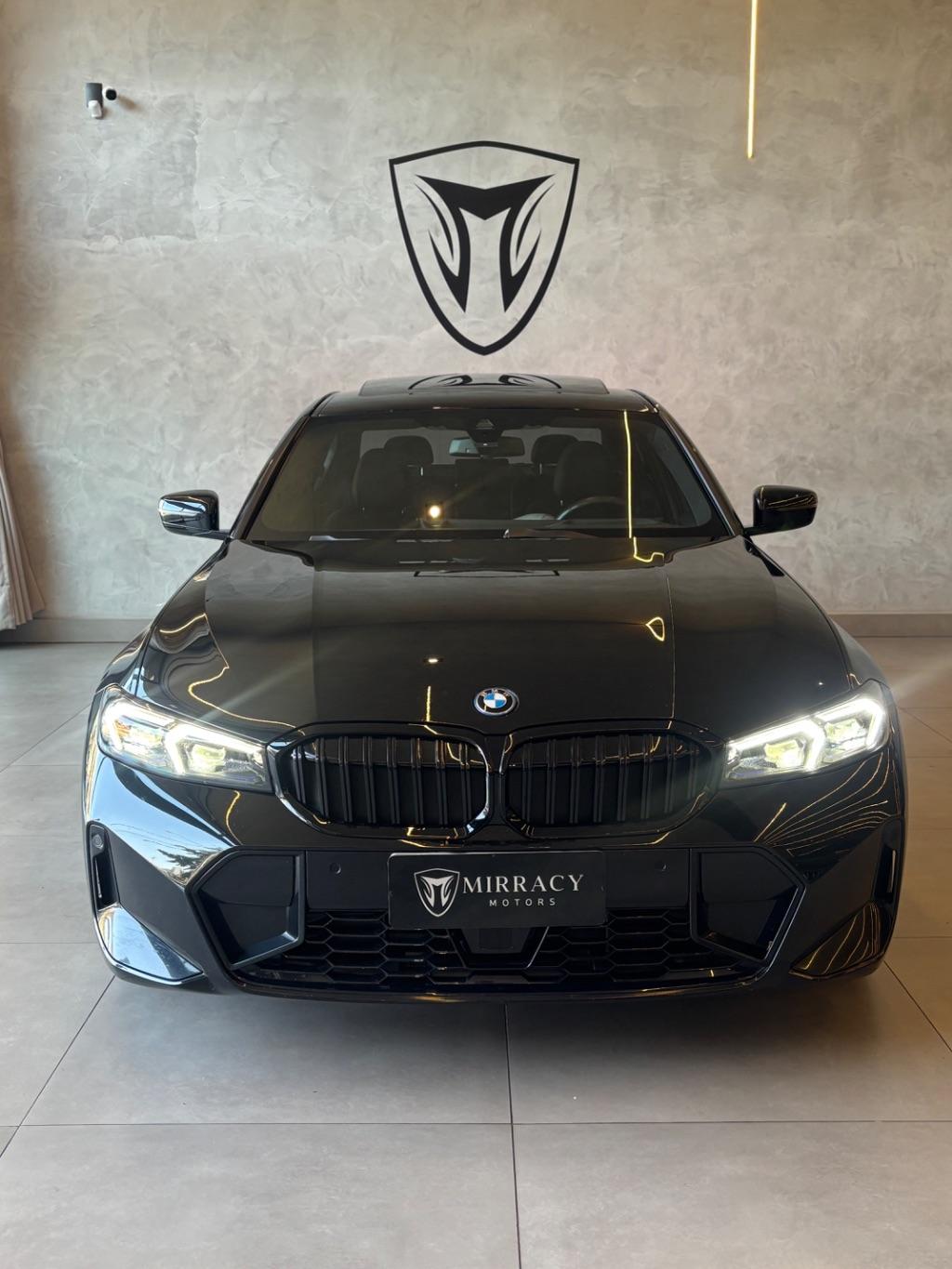 BMW 330E - Foto