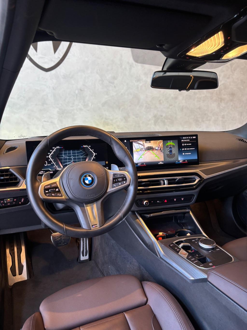 BMW 330E - Foto