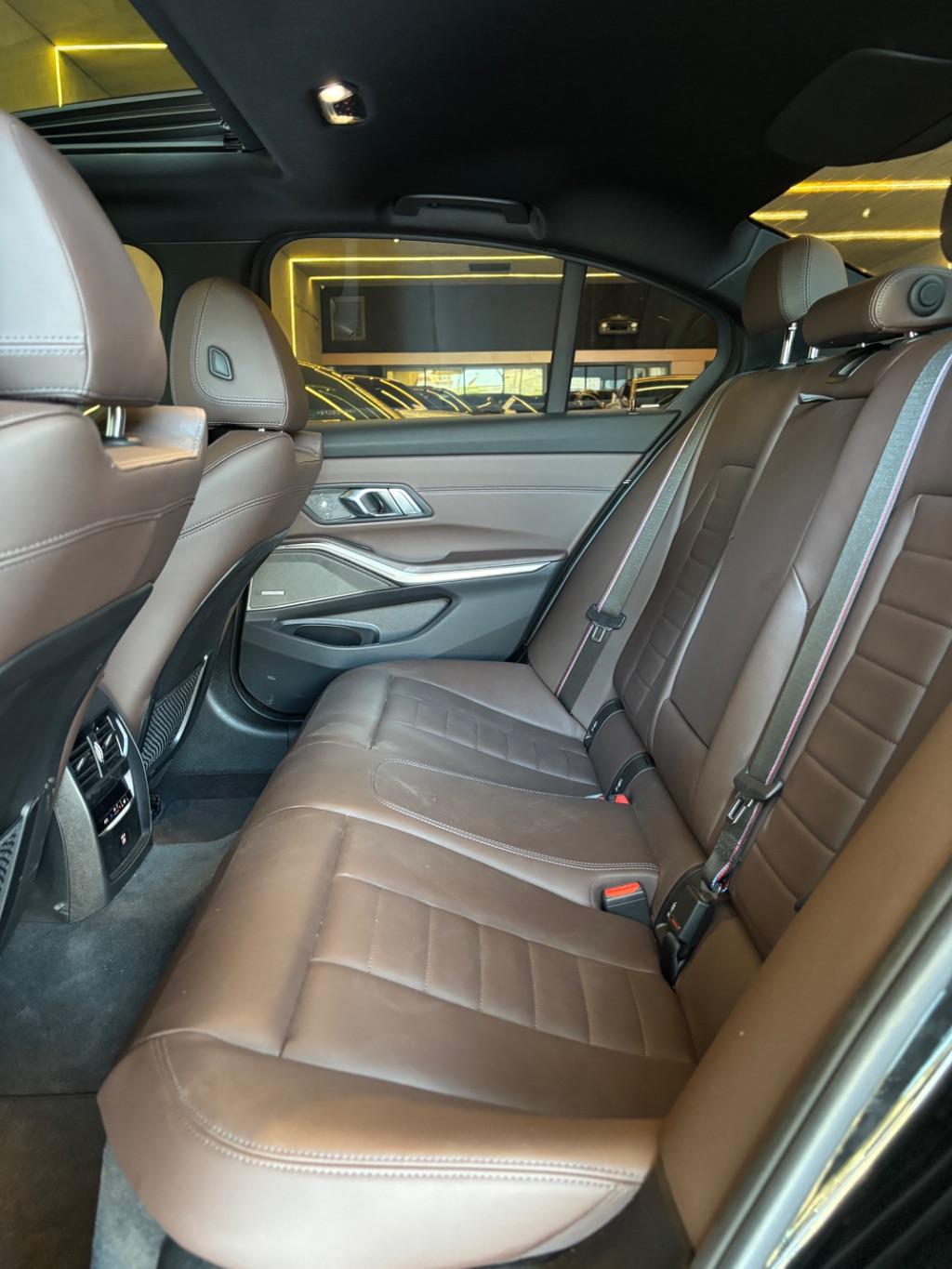 BMW 330E - Foto