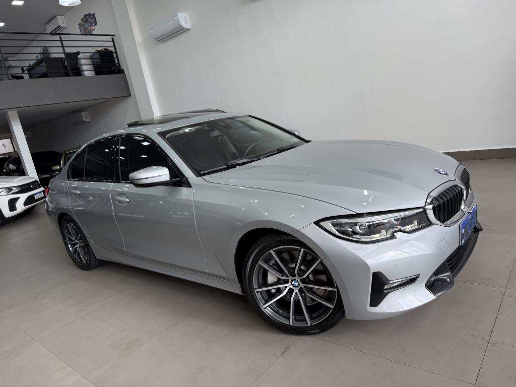BMW 330I - Foto