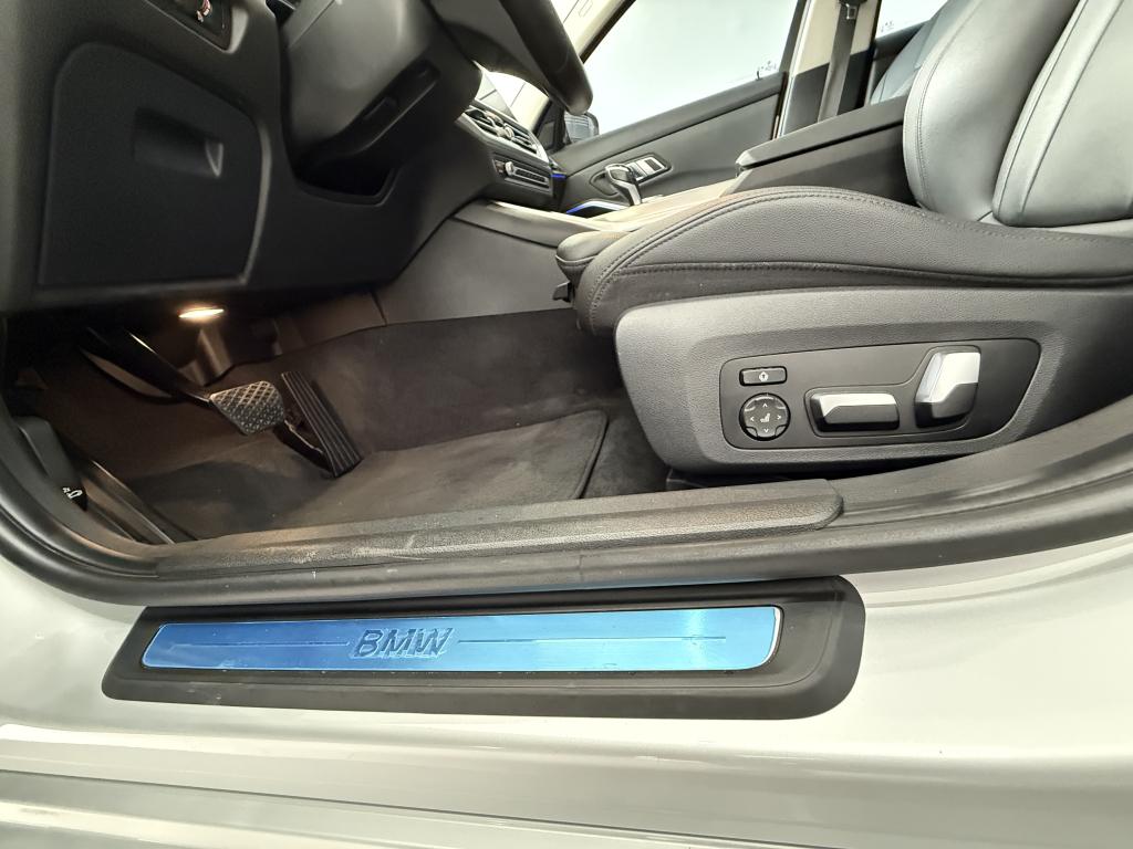BMW 330I - Foto