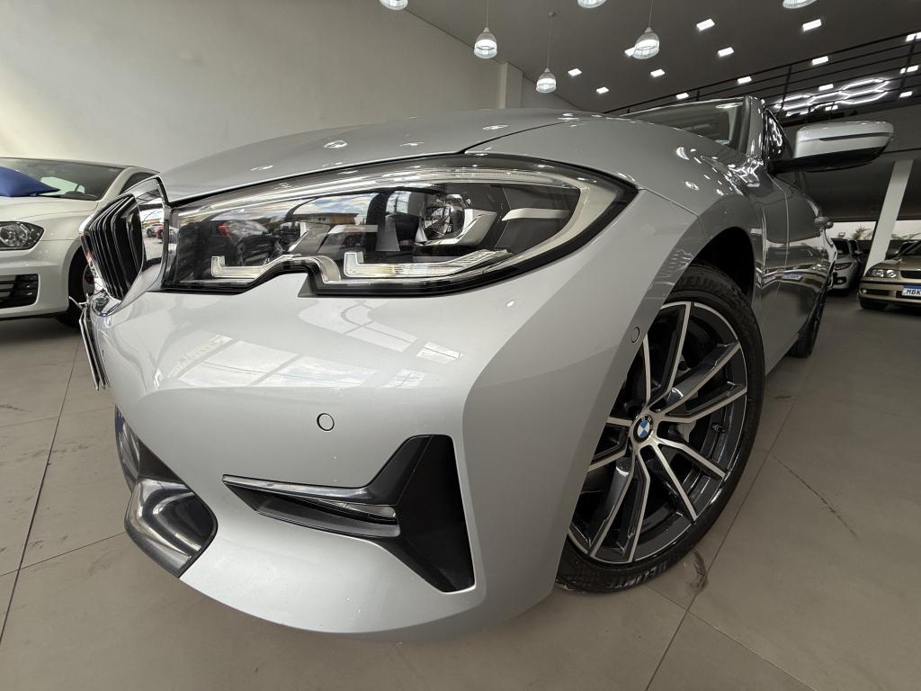 BMW 330I - Foto