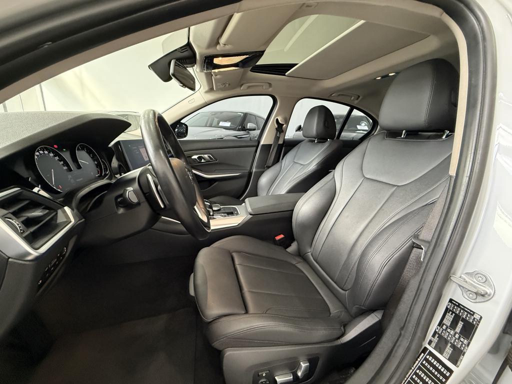 BMW 330I - Foto
