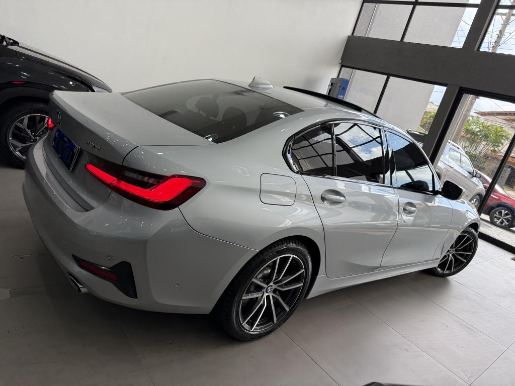 BMW 330I - Foto