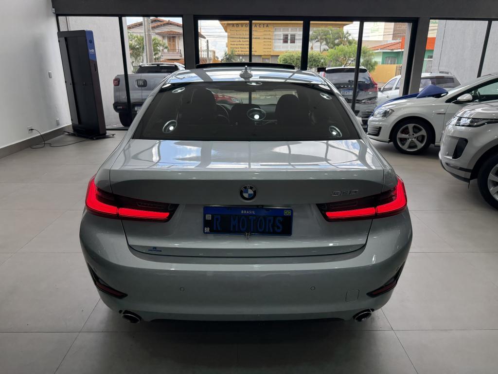 BMW 330I - Foto