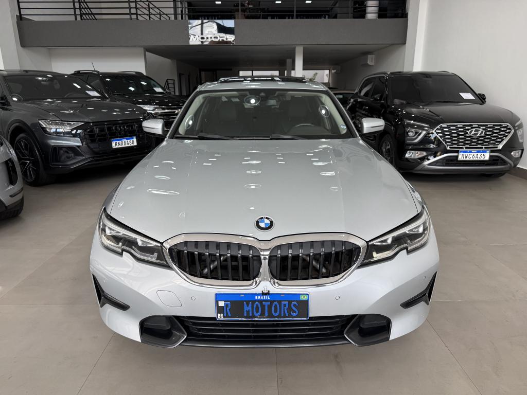 BMW 330I - Foto