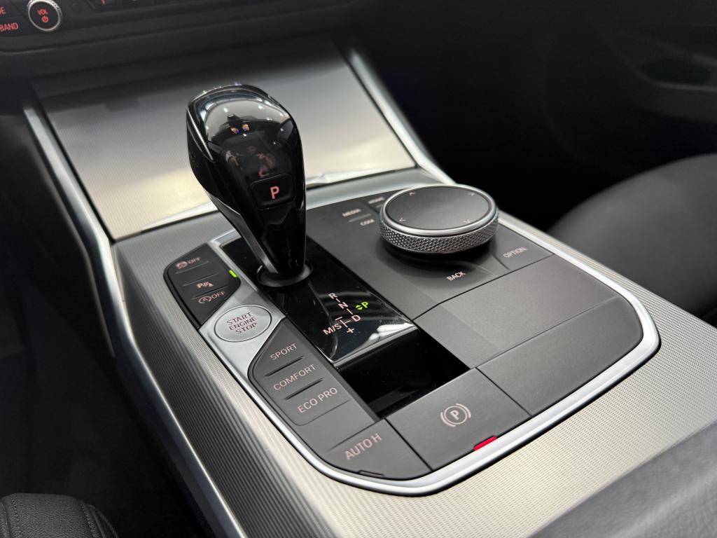 BMW 330I - Foto