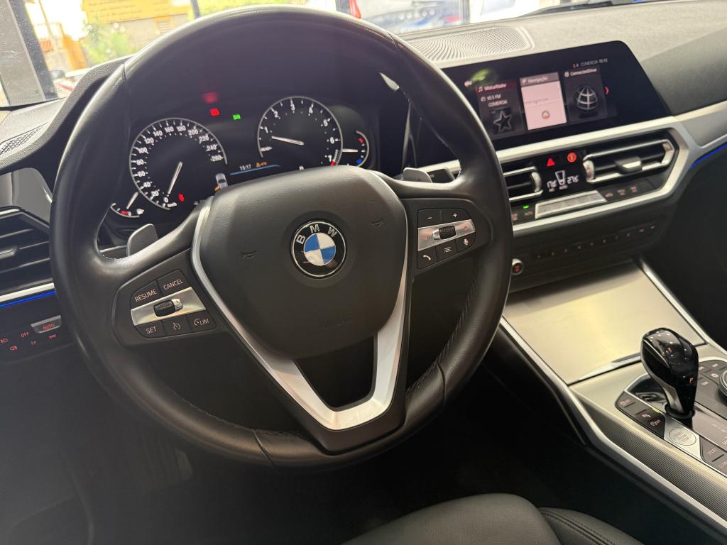 BMW 330I - Foto
