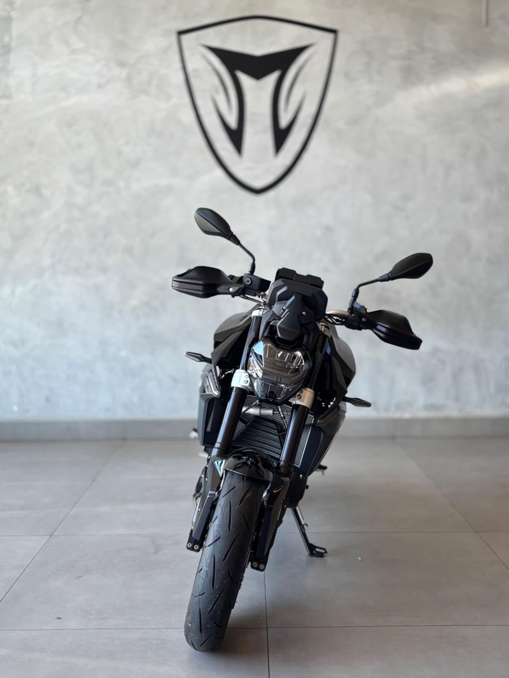 BMW F 900 R - Foto
