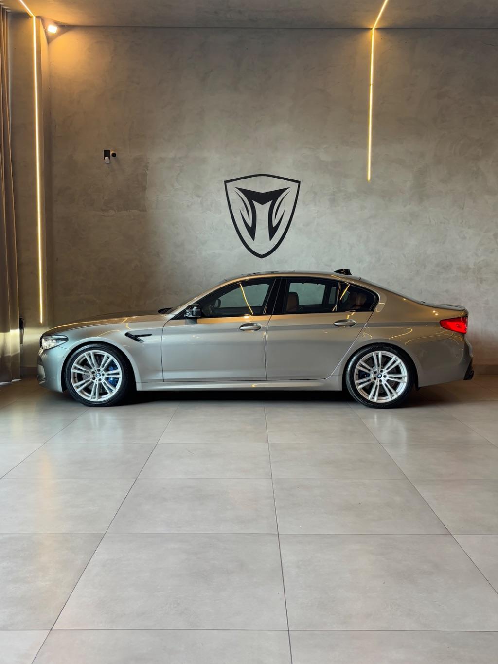 BMW M5 - Foto
