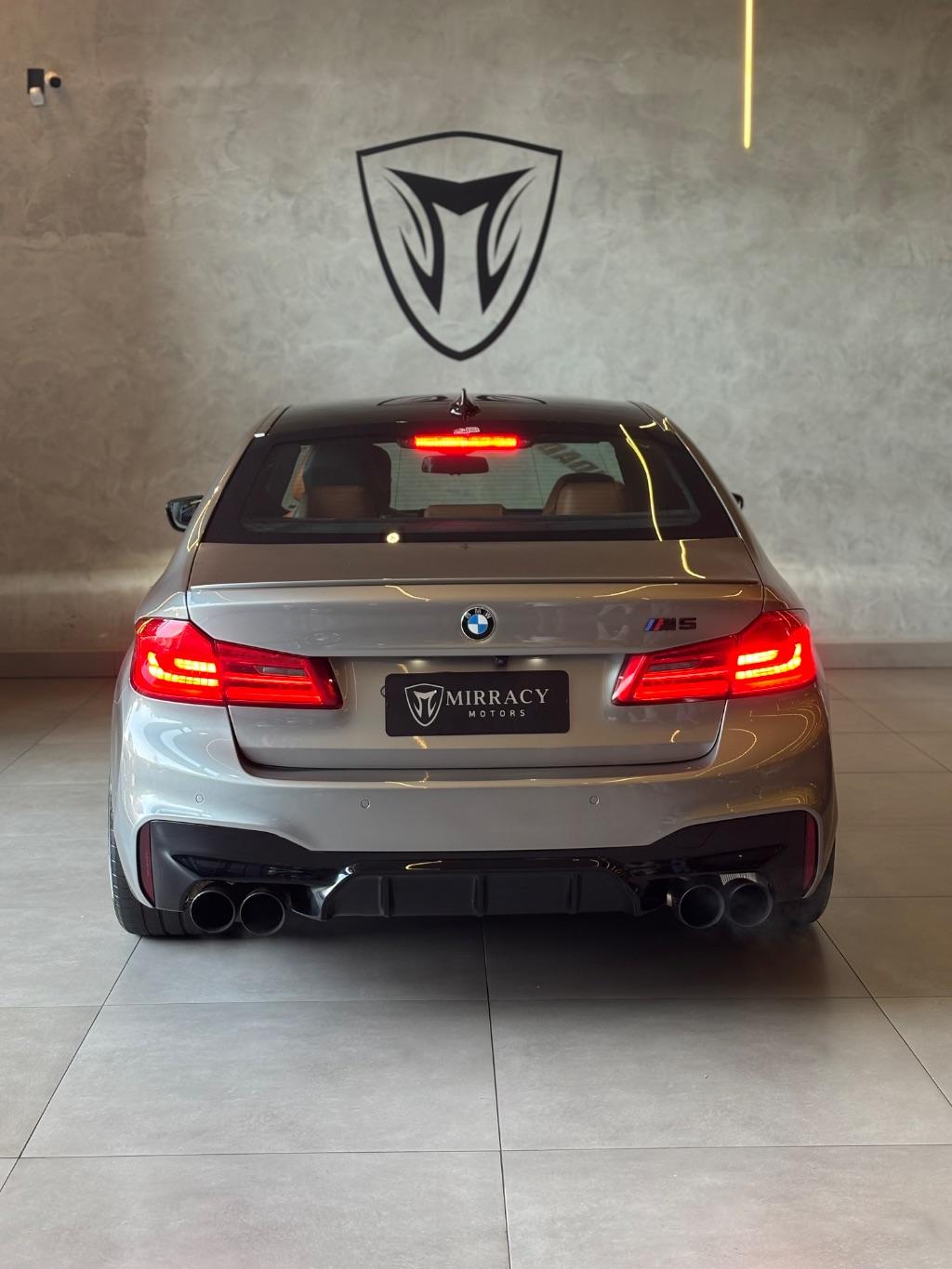 BMW M5 - Foto