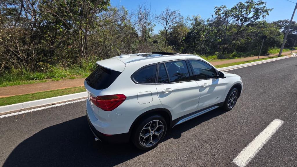 BMW X1 - Foto