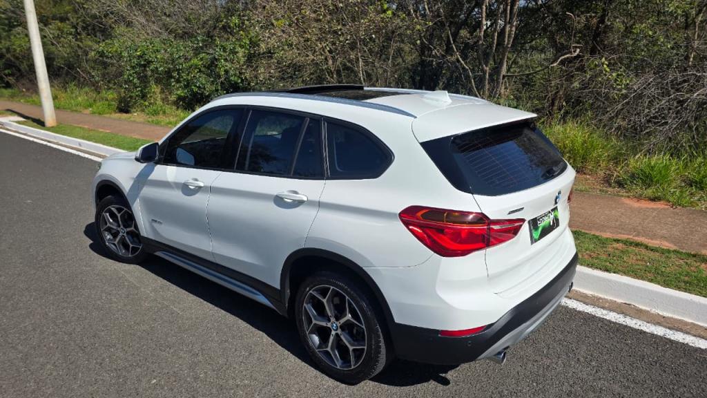 BMW X1 - Foto