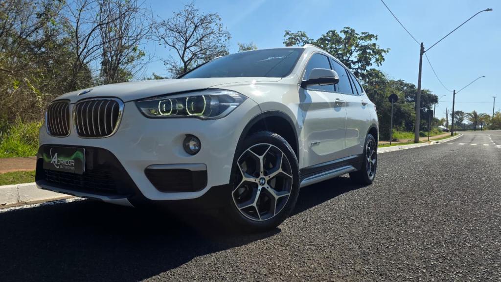 BMW X1 - Foto