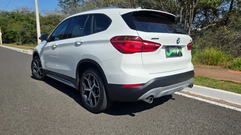 BMW X1 - Foto
