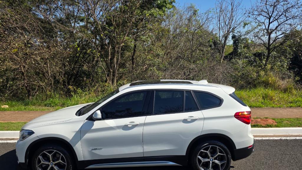 BMW X1 - Foto