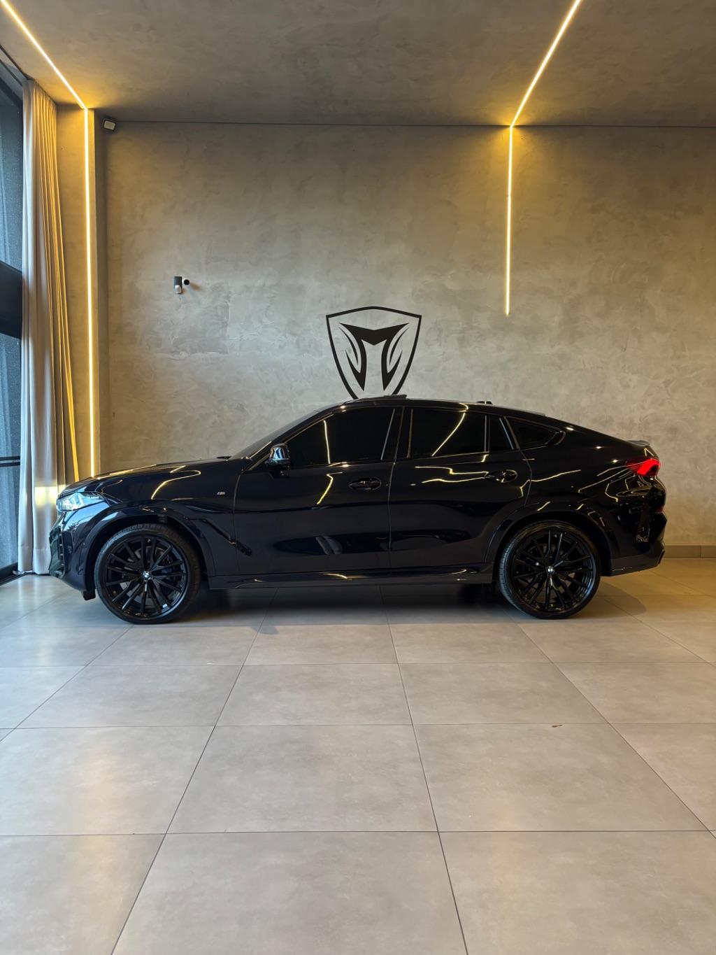 BMW X6 - Foto