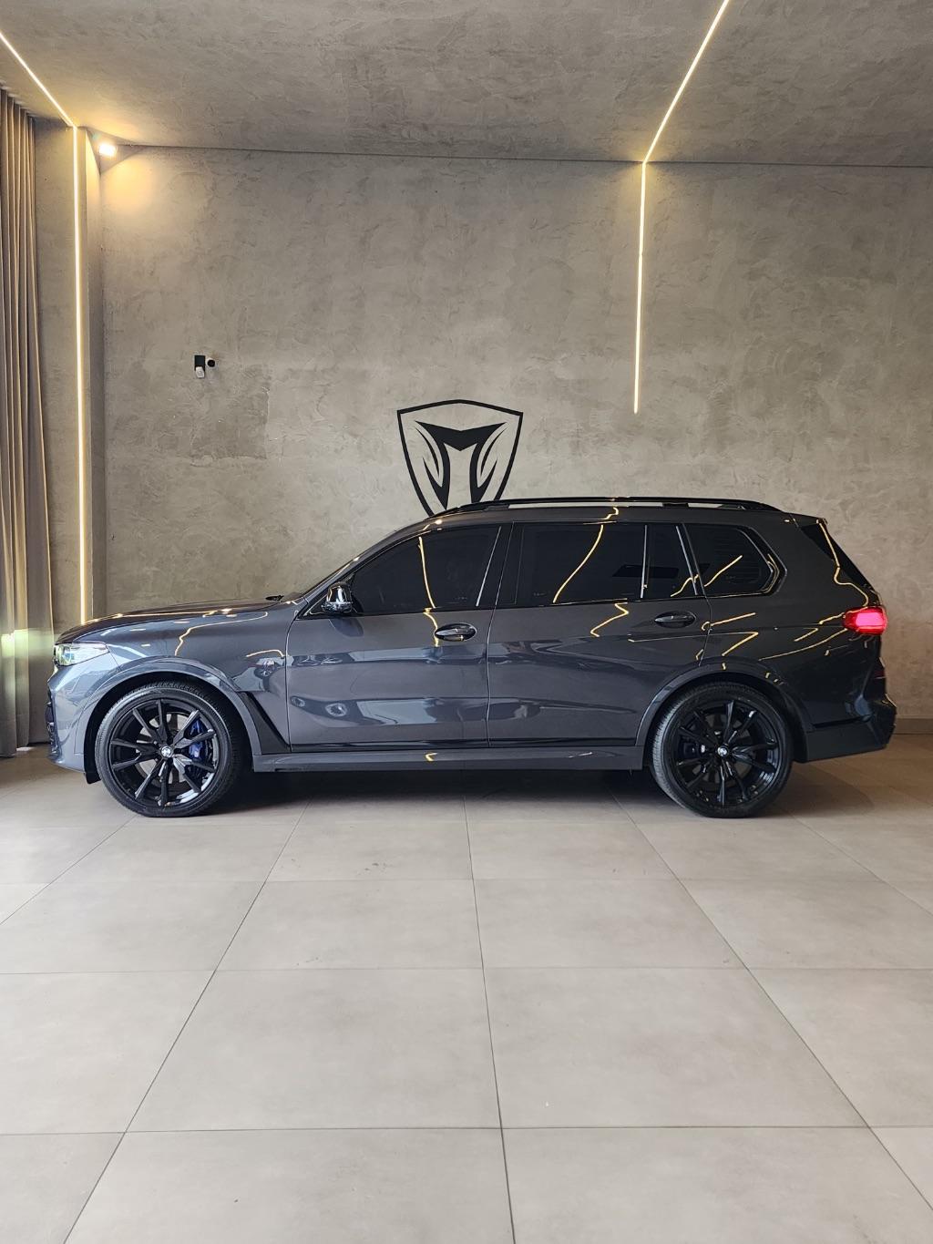 BMW X7 - Foto