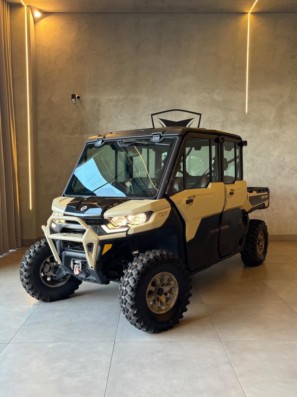 BRP CAN-AM Defender DPS Max 800 4 Lugares