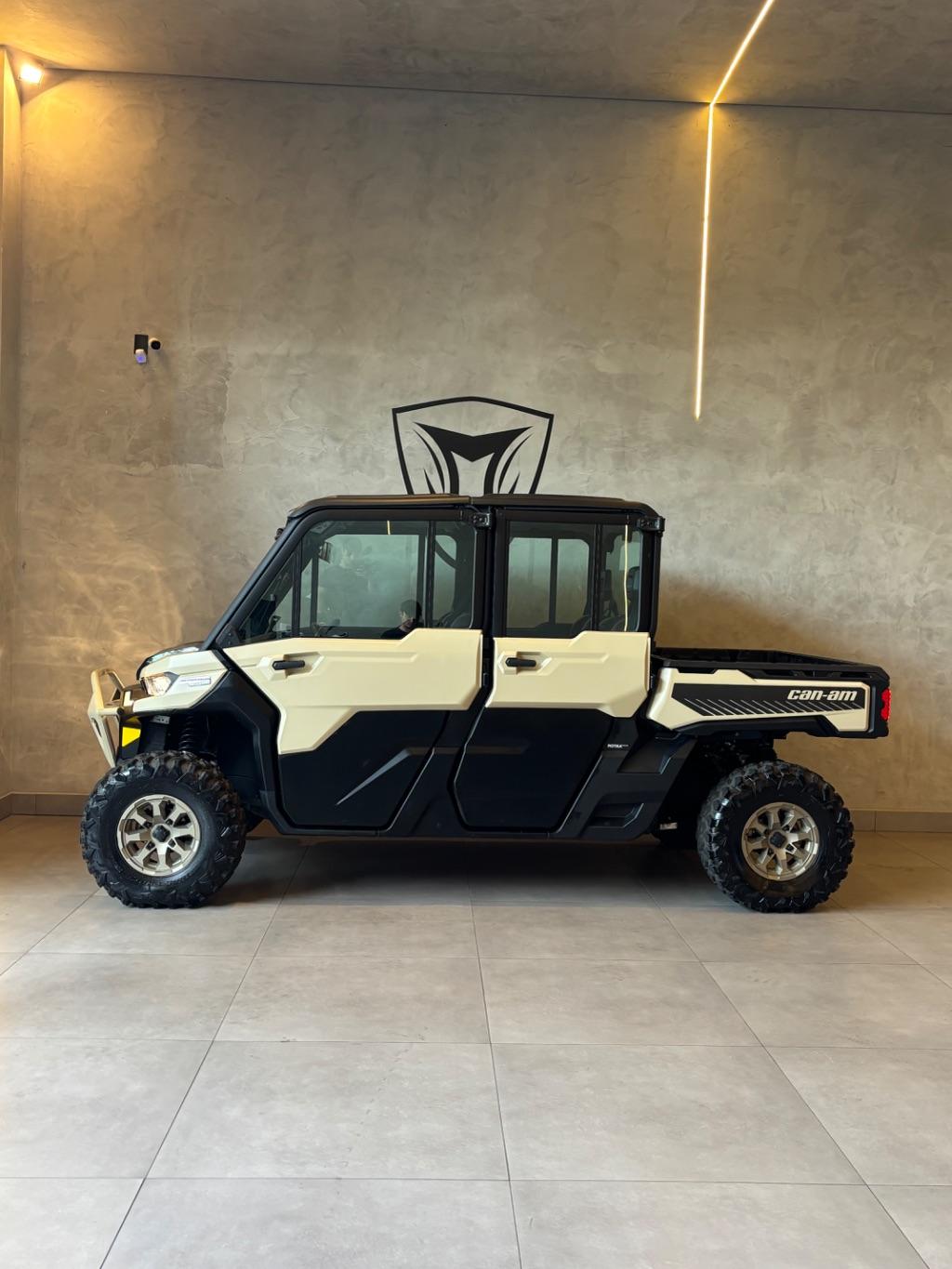 BRP CAN-AM Defender DPS Max 800 4 Lugares - Foto