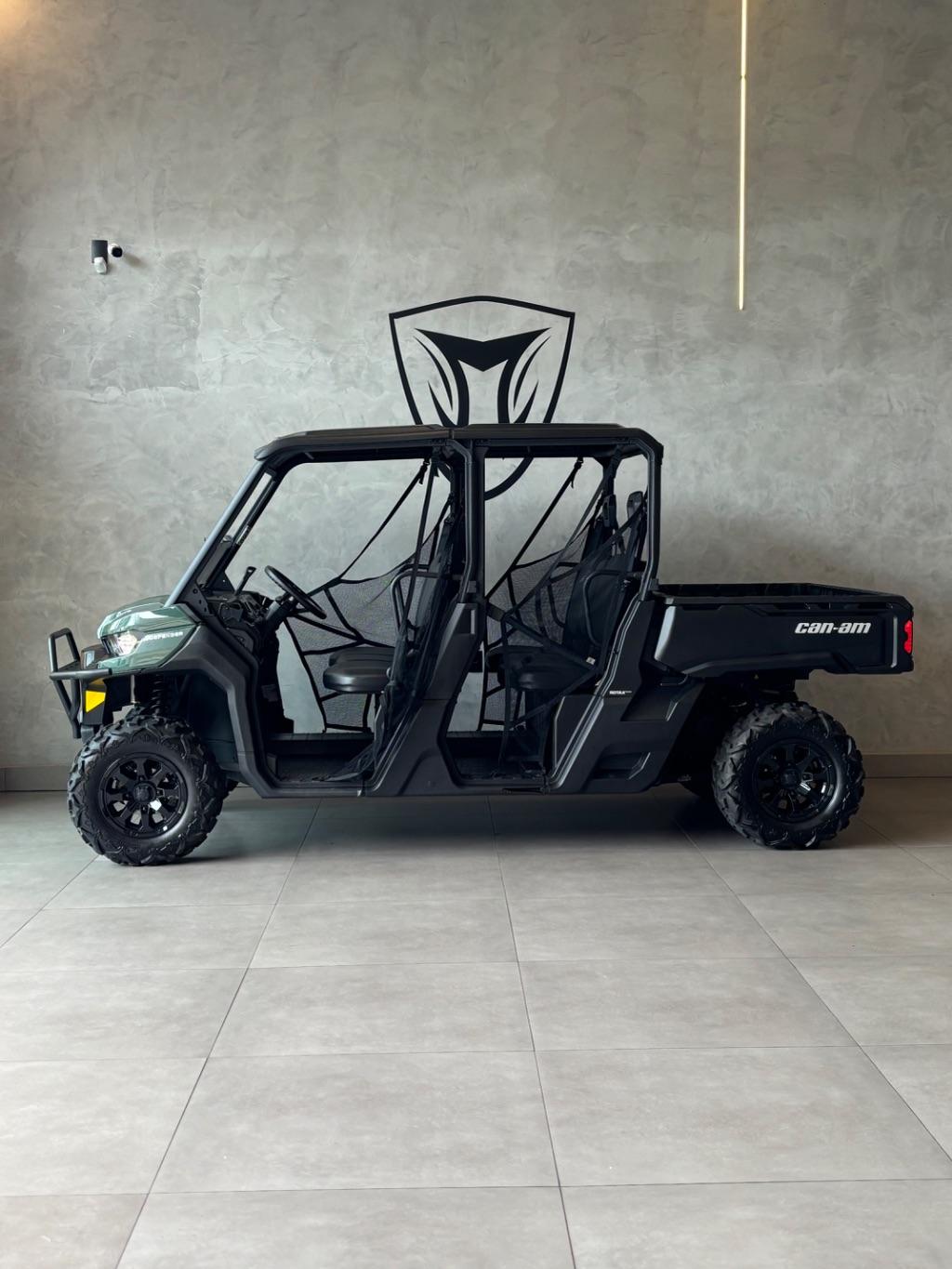 BRP CAN-AM Defender 900 HD9 - Foto
