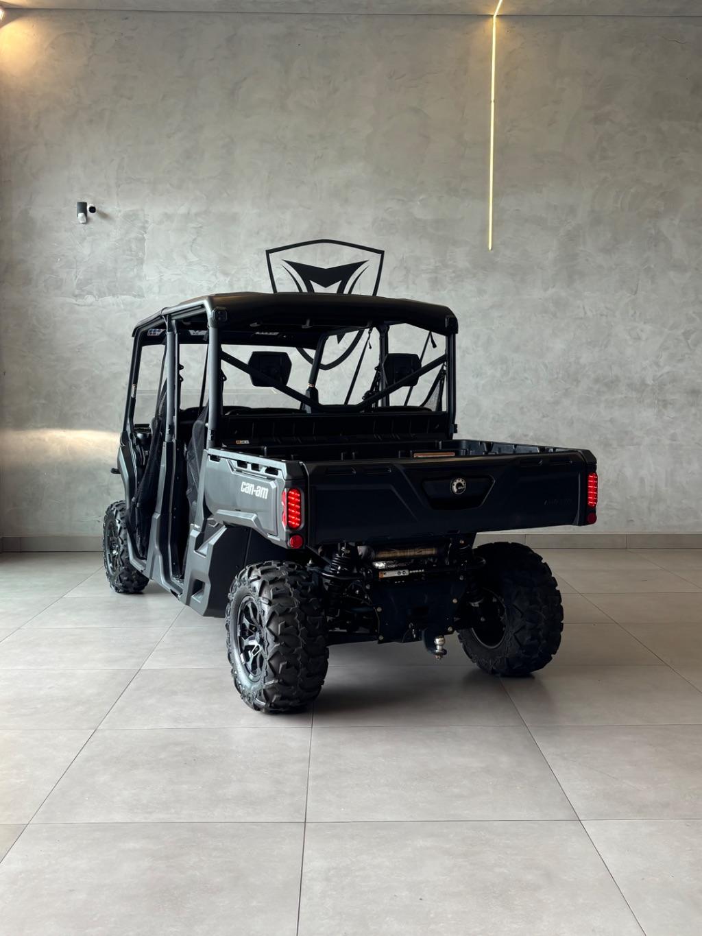 BRP CAN-AM Defender 900 HD9 - Foto