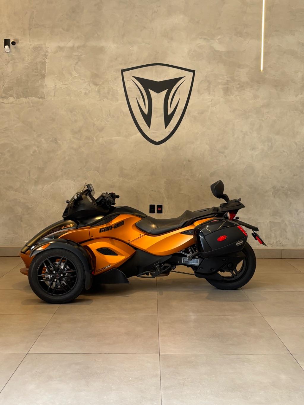 BRP CAN-AM Spyder Roadster - Foto