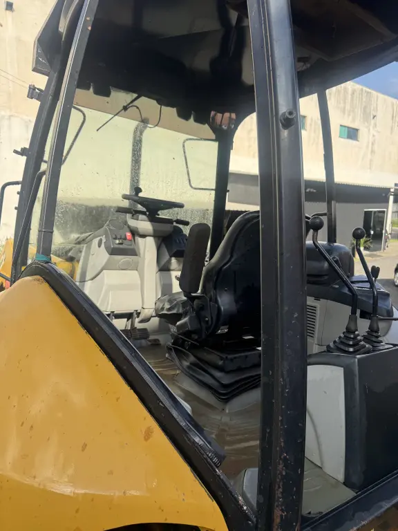 CATERPILLAR 416D - Foto