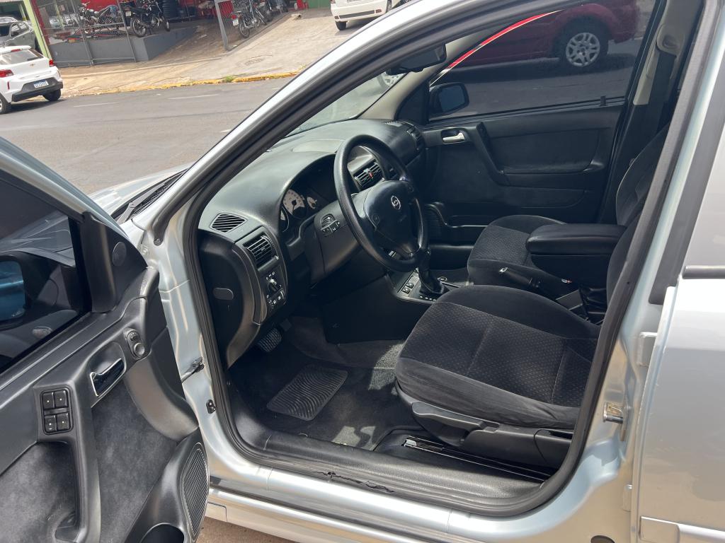 CHEVROLET Astra Hatch - Foto