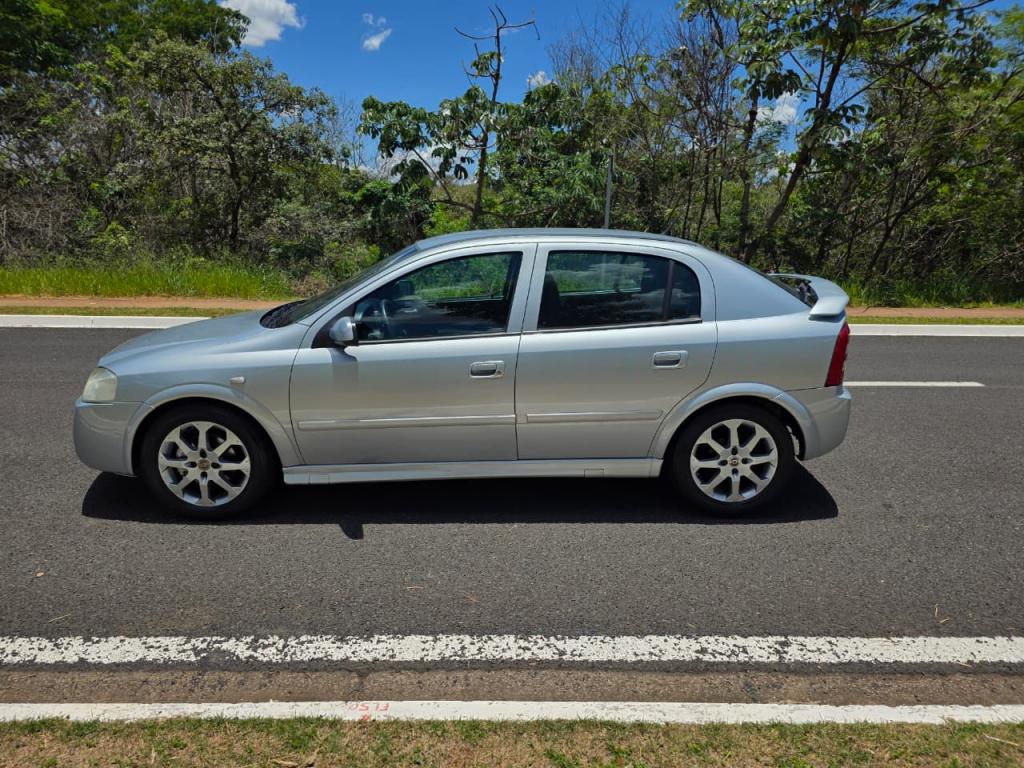 CHEVROLET Astra Hatch - Foto
