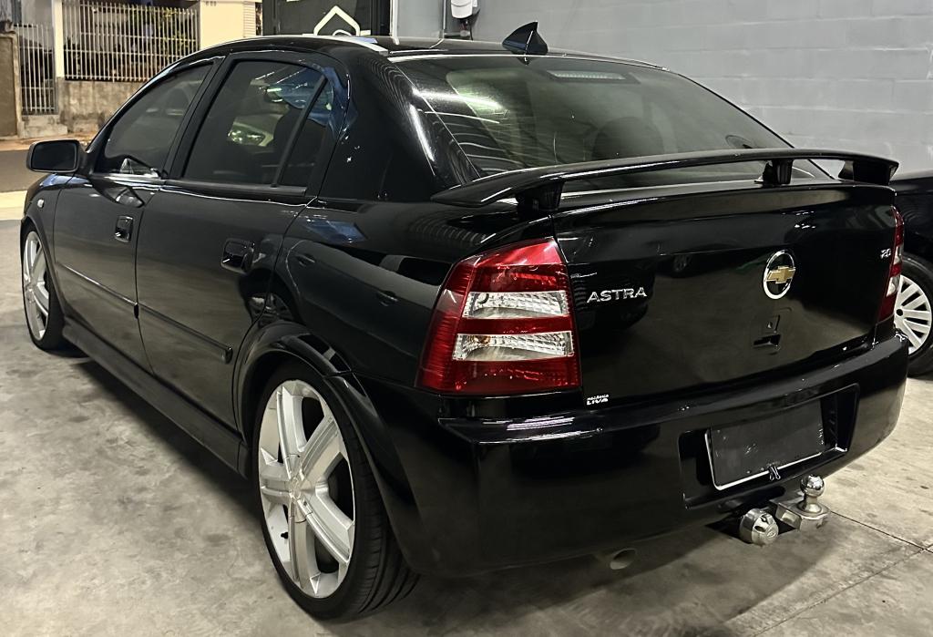 CHEVROLET Astra Hatch - Foto