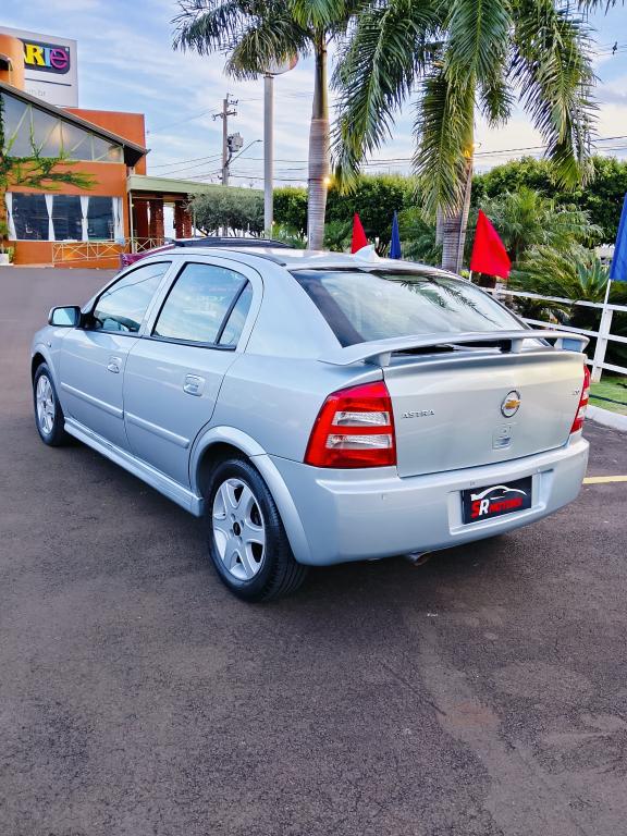 CHEVROLET Astra Hatch - Foto